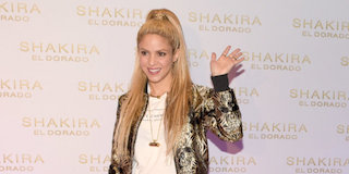 Esta foto noventera de Shakira ante un ordenador revela muchas pistas sobre su futuro