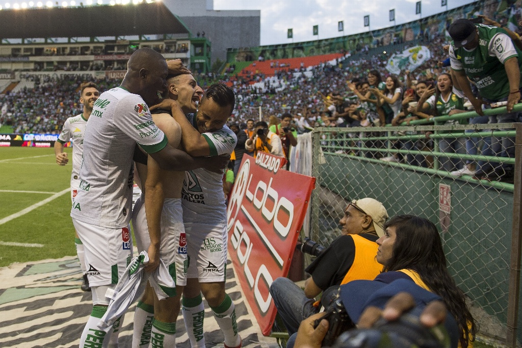 Agreden a balazos a aficionados del León