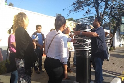 Ciudadanos clausuran parquímetros en el centro de Veracruz