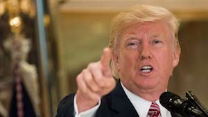 Trump aprovecha Día de Acción de Gracias para recordar construcción del muro