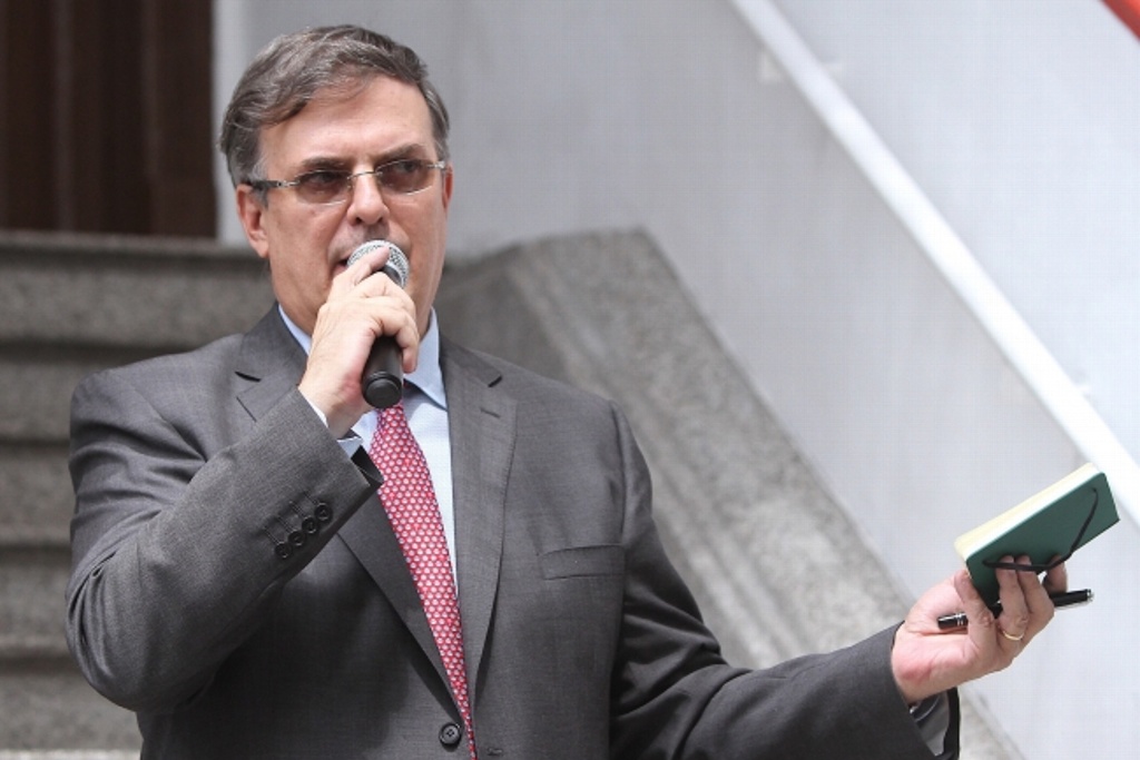 Participación del Papa en pacificación de México, sólo como opinión: Ebrard