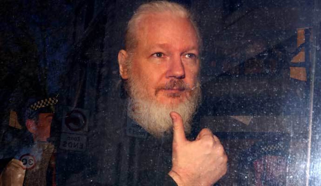 Declara juez culpable a Julian Assange por violar su libertad condicional