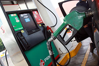 Litro de Magna se mantiene hasta en 16.37 pesos este martes