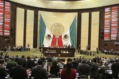 Diputados y senadores se otorgan bono de más de 1 millón de pesos