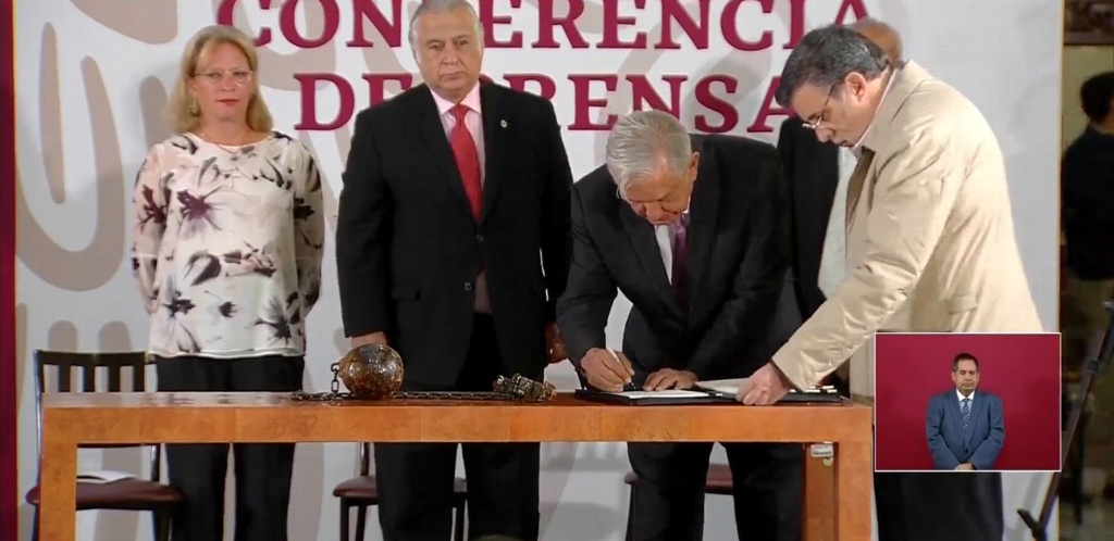 López Obrador firma decreto para el cierre de las Islas Marías