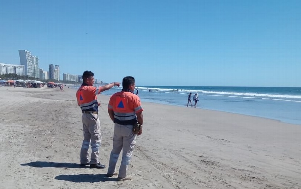 Se aleja hasta 20 metros el mar en las playas de Acapulco, informa Protección Civil