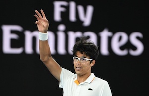 Hyeon Chung sorprende y elimina a Djokovic de Australia