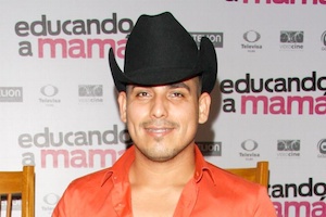 Espinoza Paz haría narcocorridos sólo si lo obligan