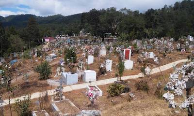 Permanecen 521 cadáveres sin identificar en la fosa común de la FGE
