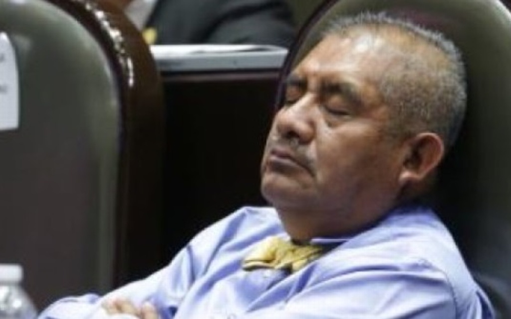 Ya no me voy a sentar tanto tiempo, para que no me pase: diputado de Morena que se durmió en sesión