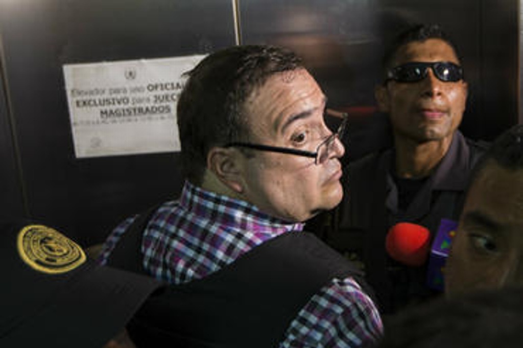 Con 180 mil pesos al mes vive familia de Duarte en Londres, dice que es producto de sus ahorros