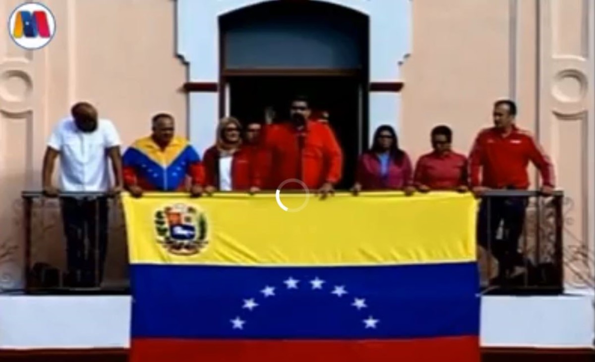 Nicolás Maduro: “Aquí no se rinde nadie, aquí vamos al combate”