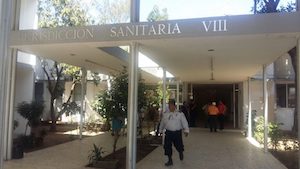 Entrega SS equipo a personal de Prevención y Control de Enfermedades en el puerto