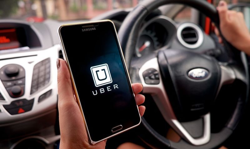 Uber aumenta 80 por ciento sus tarifas en Hong Kong