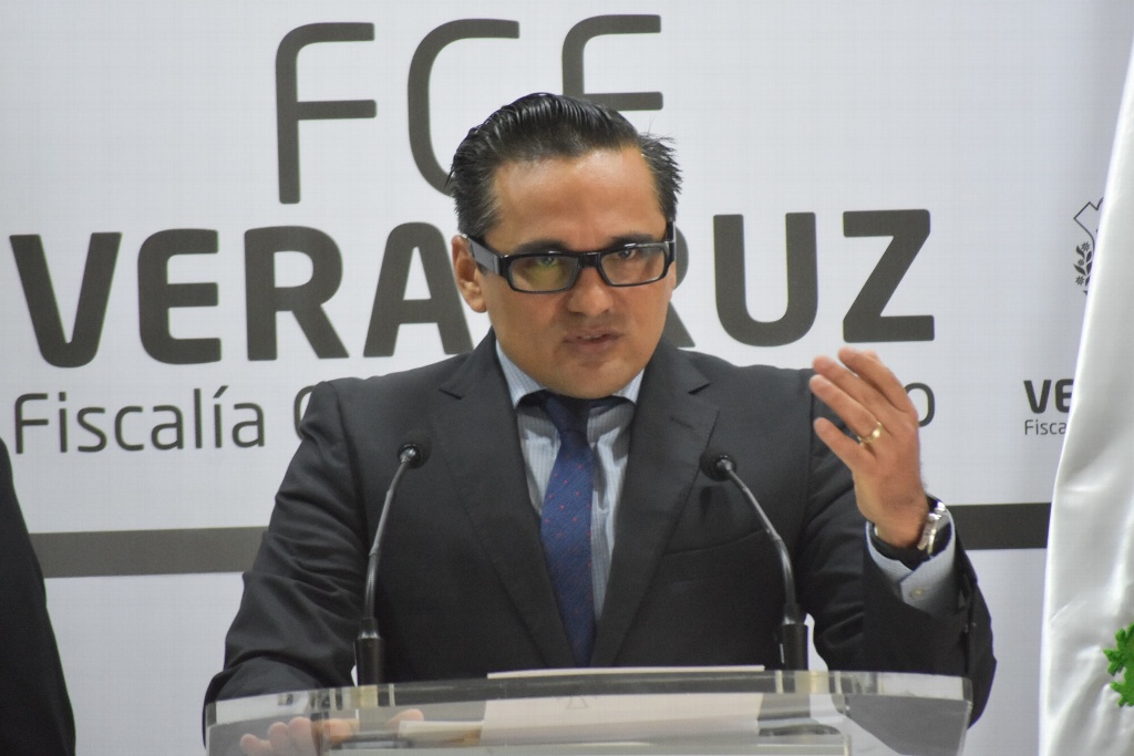 Las órdenes de aprehensión no se recogen, se notifican, responde Winckler al Gobernador de Veracruz