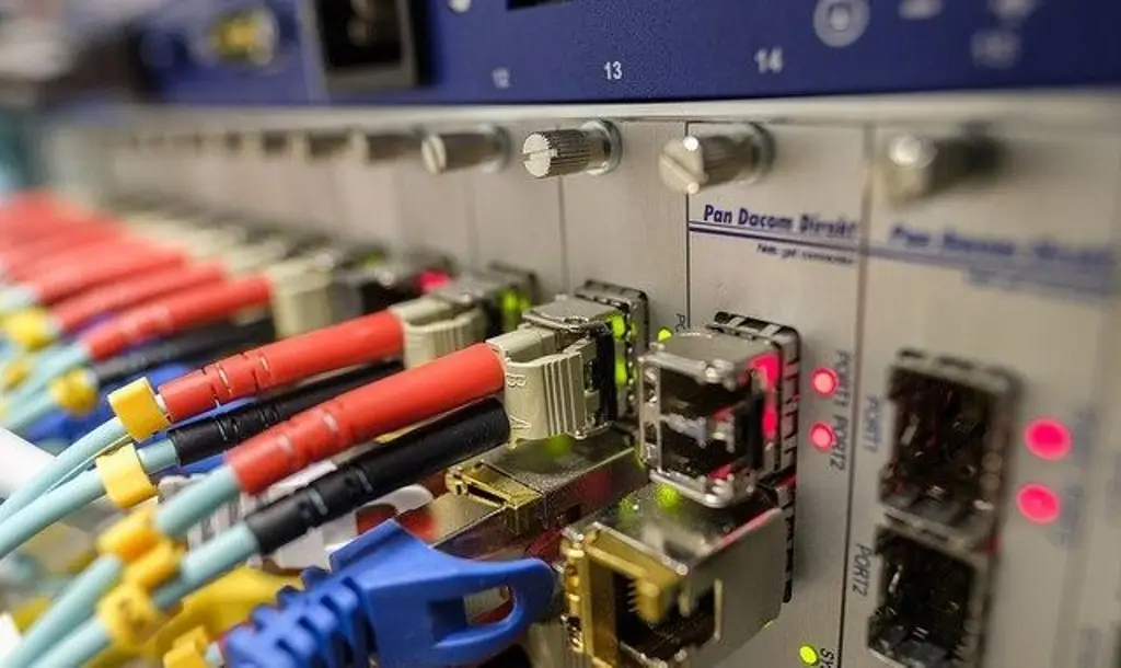 China aumenta aranceles a fibra óptica de Estados Unidos, acusan evasión de impuestos