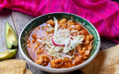 Pozole rojo, historia, receta e importancia en la cocina mexicana
