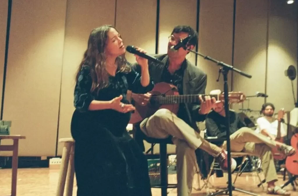 Imparable, Natalia Lafourcade con 33 semanas de embarazo, en concierto 39 de ‘Cancionera Tour 2025’