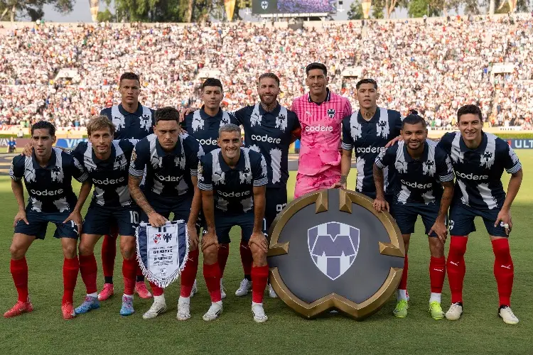 Futbolista veracruzano de Rayados pide ayuda para damnificados en Poza Rica