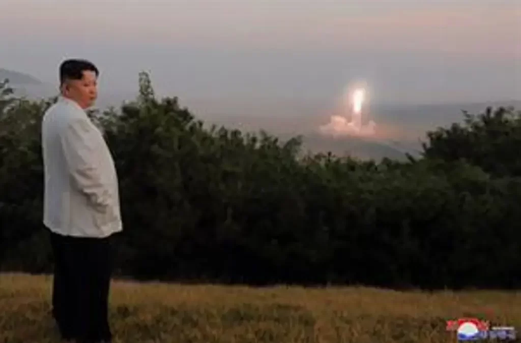 Norcorea lanza varios misiles balísticos de corto alcance antes de visita de Trump al Corea del Sur