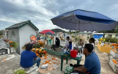 Menor de 11 años canta a su padre fallecido este 2 de noviembre en Xalapa, Veracruz