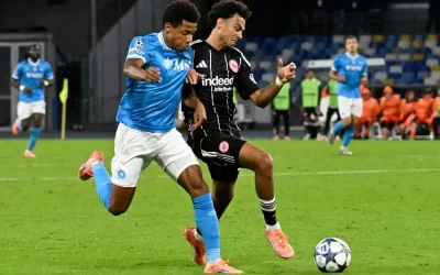 Napoli domina pero no puede ante el Frankfurt en Champions