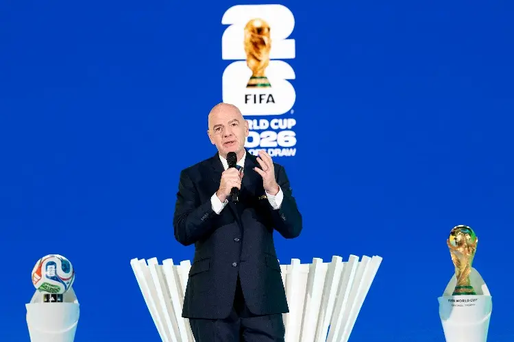 FIFA y Arabia Saudita aprueban prestar hasta mil millones de dólares para construir estadios
