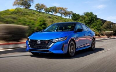 Nissan Sentra baja brutalmente de precio en México y ahora es uno de los sedanes más baratos: hasta 100,000 pesos menos sin perder equipo