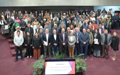 Entrega Congreso del Estado leyes de ingresos a municipios de Veracruz