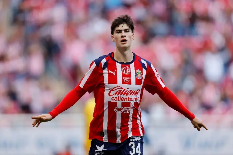 Jugadores de Chivas desobeceden al ‘Vasco’ y regresan a entrenar (VIDEO)