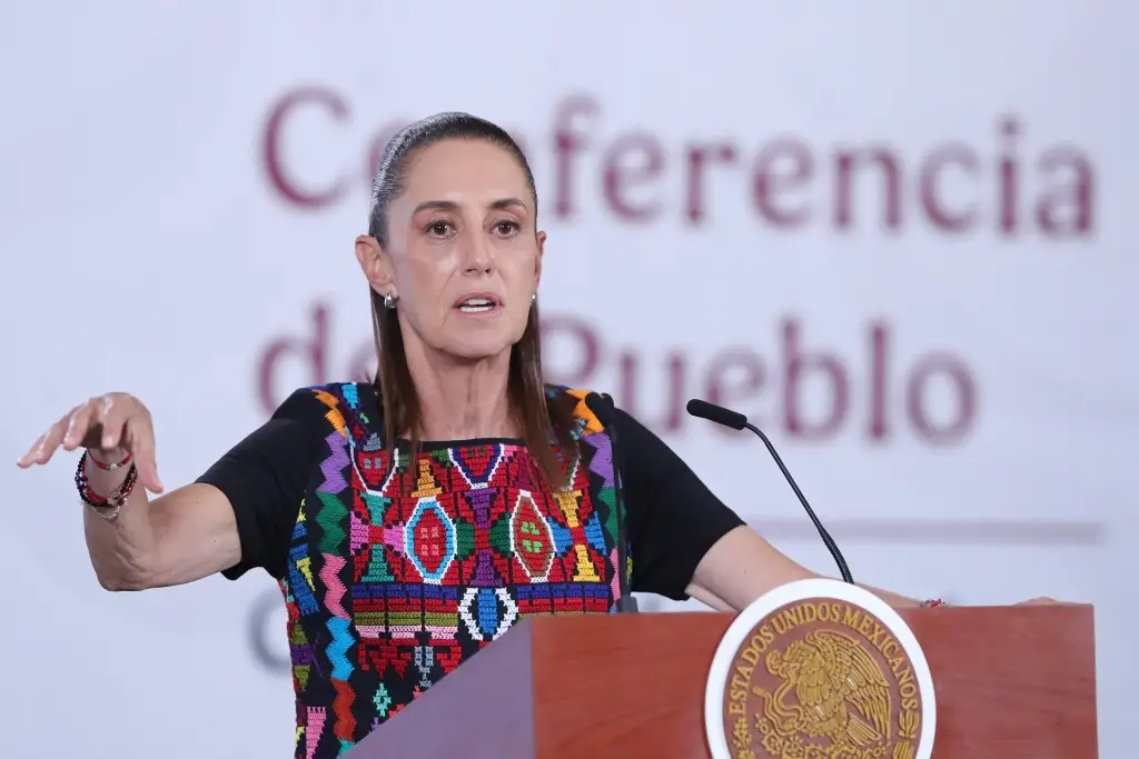 Sheinbaum acusa a Calderón de abrir las puertas a agencias de EU en México
