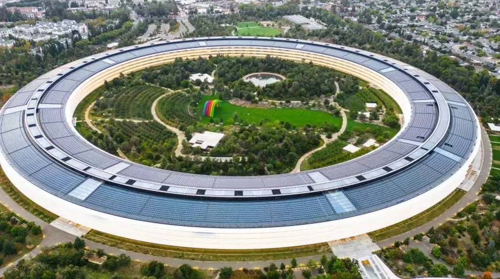 De Tim Cook a John Ternus: el nuevo reto de Apple está en la inteligencia artificial