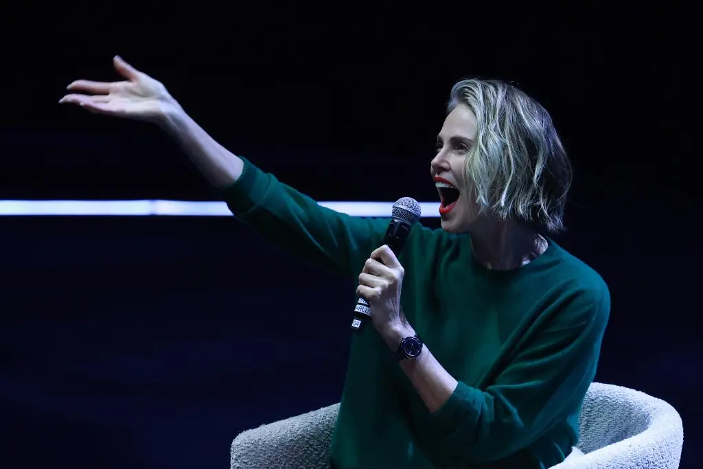 ‘Tecnología no reemplazará la magia de cine’, asegura Charlize Theron durante visita a México
