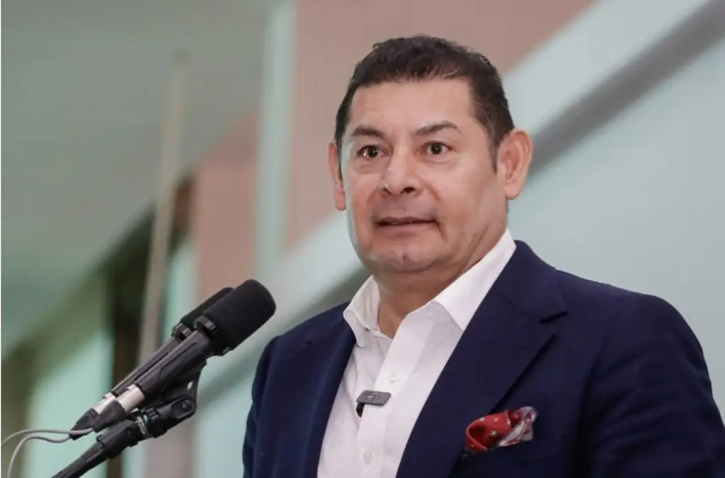 Es riesgoso poner a mujeres a gobernar municipios inseguros: gobernador de Puebla