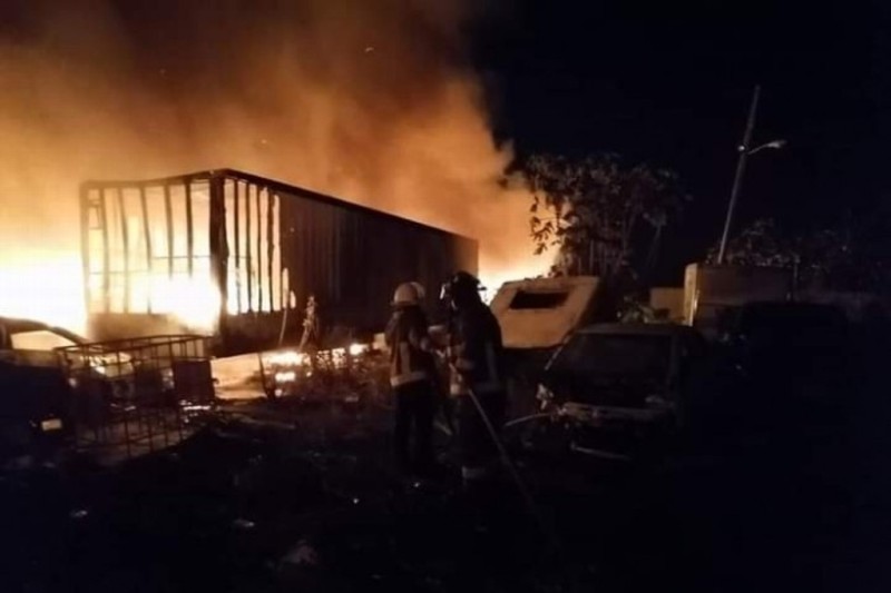 Se incendia una vez más negocio de grúas en Minatitlán, Veracruz